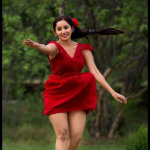 Ishika Singh Instagram -