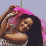 Ishika Singh Instagram - #cinematic #smiling #deepinsidemyheart #embracethepain #embracelife #actingsilly #actorslife