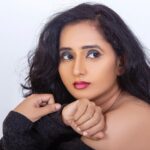 Ishika Singh Instagram - No one can tell what goes on in between the person you were and the person you become. No one can chart that blue and lonely section of hell. There are no maps of the change. You just come out the other side. Or you don't. #hopeful #survival #darwinstheory #hopeandsurvival #fightingwithmyownfear #lifeisanadventure #karma #life #lifequotes #actorslife #actorslife🎬 #actoratwork #actoratwork😊😊 #telugufilmnagar #telugufilmindustry #neverjudgeabookbyitscover #nevergiveup #situationships @ssfashionphotography @shivassofficial @mani_makeup_expert