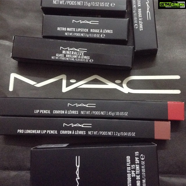 Ishika Singh Instagram - The moment when god gives u all the makeup u want in this world ....