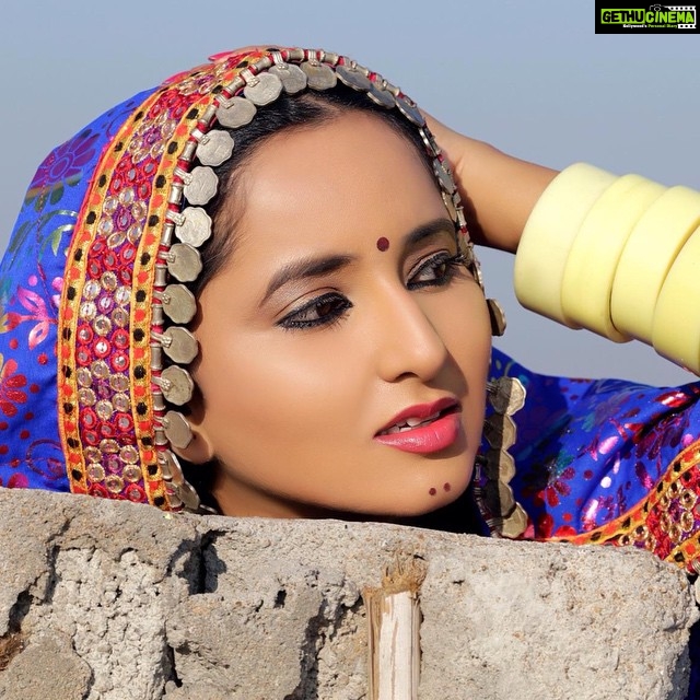 Ishika Singh Instagram - Sorry but I had to crop the logo @ssfashionphotography