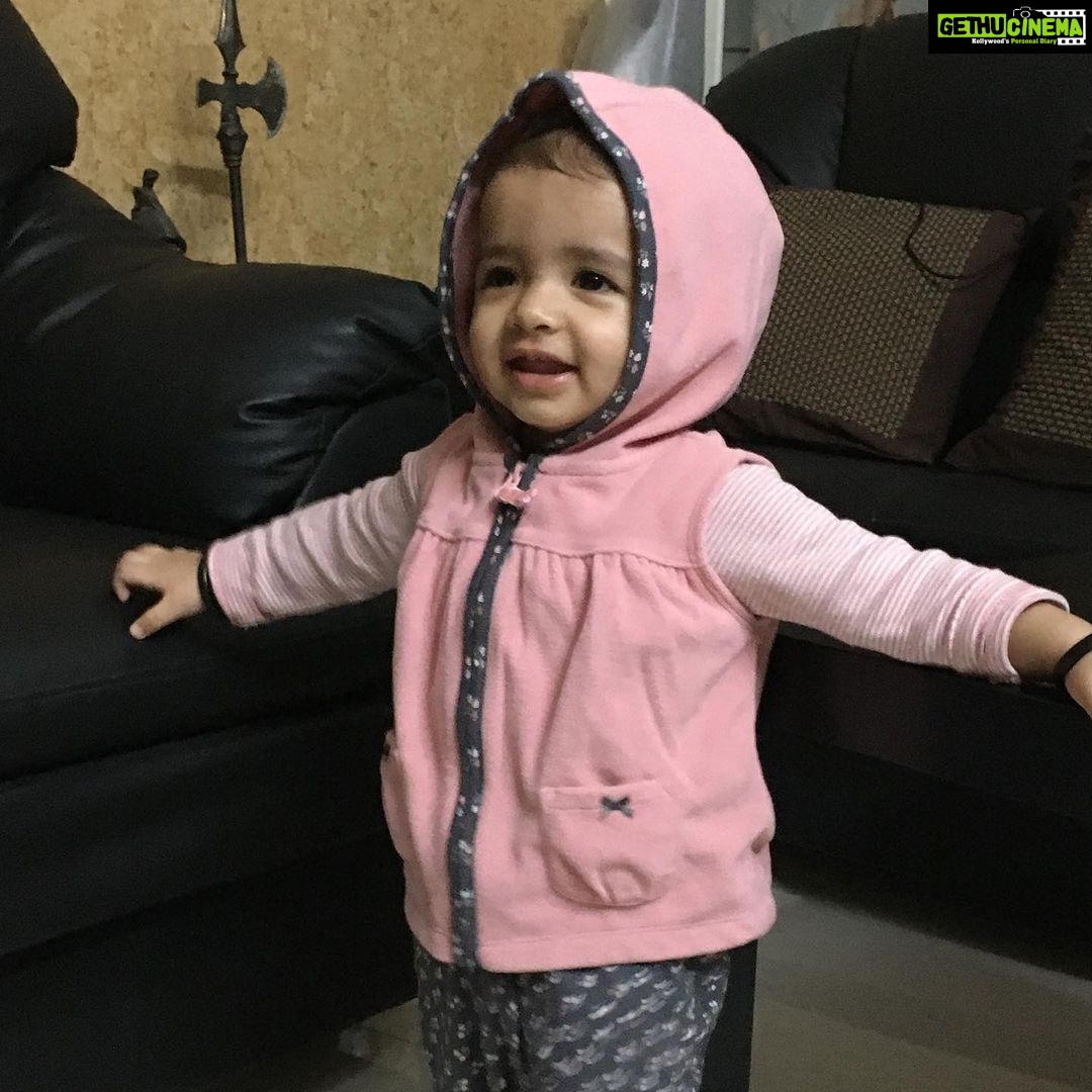 Ishika Singh - 247 Likes - Ufff ..: my rose 🌹 doing the titanic pose in her first winter hoodie #katewinslet #titanicpose #jackandrose #babylove #babypose #winterwear #winterbabyclothes