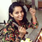 Ishika Singh Instagram - My bday kakeeecutting