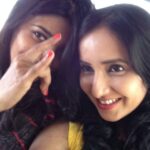 Ishika Singh Instagram - Guess who she is ppl !