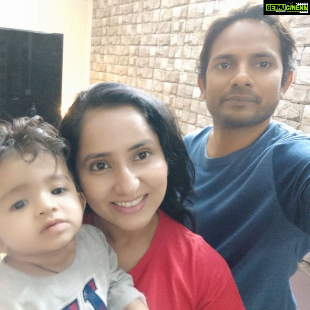 Ishika Singh - 301 Likes - One of those days ... When u can’t go to work but work comes home 🏠 #coronatimes #workfromhome #workcomeshome #selfiewithbaby #cutebabiesofinstagram #babylove #mybaby #lovetobewithmybaby #shoot #shootingtime #actorslife #actoratwork #actorslife🎬 #actoratwork😊😊 #telugufilmnagar #telugufilmindustry #voiceover @shirinsriram #shirinsriram #shirinsriramcafe #paripari #pari #pyaaripari