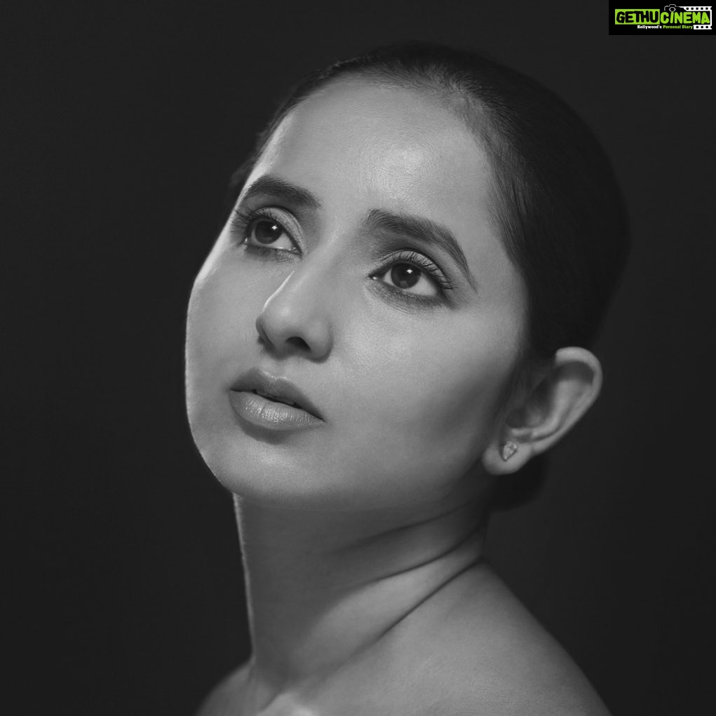 Ishika Singh - 277 Likes - It’s all in ur eyes ... they say u can’t cheat camera 🎥 it reads u inside n out .. never fake it ! #photography #photoshoot #modeling #faceshots #photographylovers #actorslife #actoratwork #teluguindustry #telugufilmnagar #telugufilmindustry