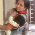 Ishika Singh Instagram - Me and my kangaroo 🦘 #meandmygirl #meandmymunchkin #meandmykangaroo #mybabygirl #babycarrier #babybag #babygirl🎀