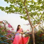 Ishika Singh Instagram - Back to those days .... this images looks so beautiful 😍 thanks sandeep for click and soni for getting memories back ! So glad and thankful ! #naturephotography #photooftheday #photography #actorslife🎬 #actoratwork #actorslife #tollywood #telugufilmnagar