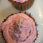 Ishika Singh Instagram - Baker in my is awake now .... presenting u Irish ☘️ cupcakes 🧁 #irishcupcakes #bakingfromscratch #bakinglove #bakingtime #bakingtherapy