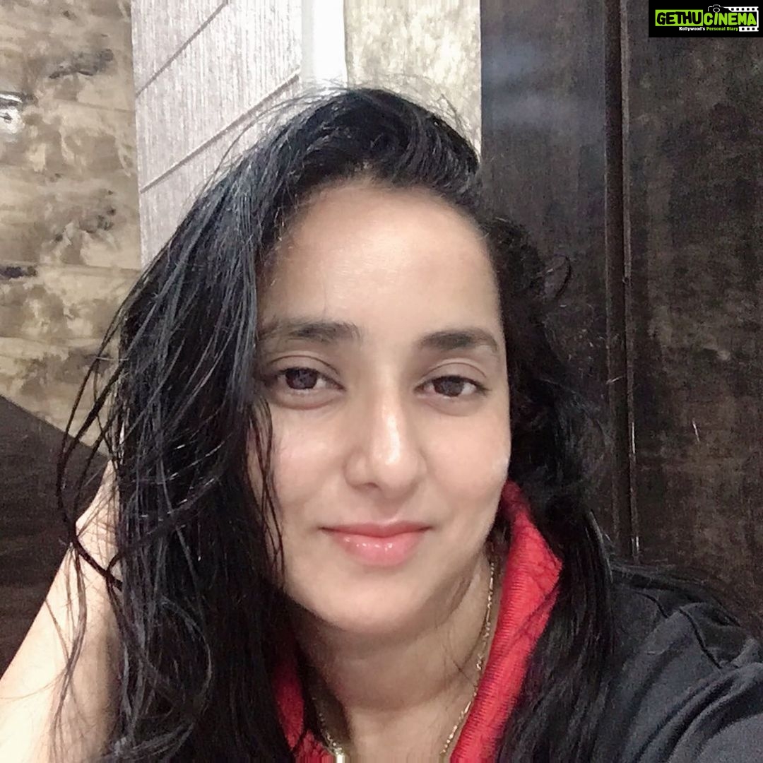 Ishika Singh - 256 Likes - Hot oil head massage 💆♀️...complete relief .#headmassage #oilmassage #hotoiltreatment #hotoilmassage #onionoilbenefits #onionoilforhair