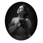 Ishika Singh Instagram - Elegance is not catching somebody's eyes, it's staying in somebody's memory - Giorgio Armani #eleganceisanattitude #elegance #blackandwhitephotography #photographyart #actresslife #actorslife🎬 #actoratwork #tollywoodactress #telugufilmnagar