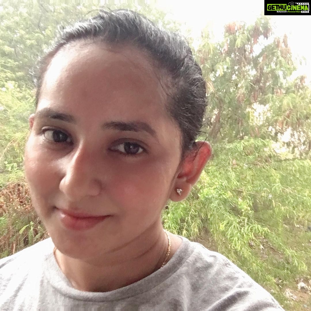 Ishika Singh - 263 Likes - No filters ... no makeup , after 9kms of walk cum jog... this how one looks . #healthylifestyle #walking #walktolooseweight #healthybodyhealthymind #workoutmotivation #workoutroutine #enjoyingthemoment #selfietime #selfieafterworkout