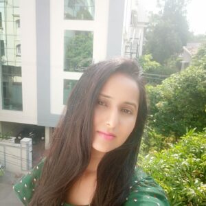 Ishika Singh Instagram - Sunshine ... #sunshine🌞 #tollywood #telugufilmnagar #telugufilmindustry