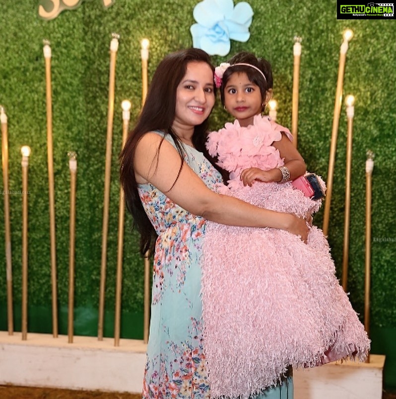 Ishika Singh - 241 Likes - Went to her sisters bday party but couldn’t resists holding her ...#babygirl #babylove #babiesofinstagram #girly #lovelybabies #lovelybabygirl #firstbirthdayparty #firstbirthday