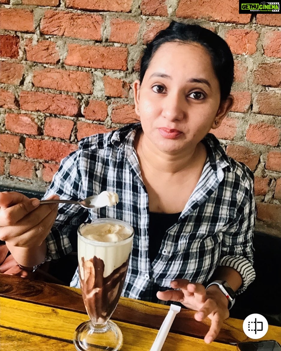 Ishika Singh - 253 Likes - Guilt free indulgence... coffee flavour ice cream 🍦 #chocofrappe #coffeecup