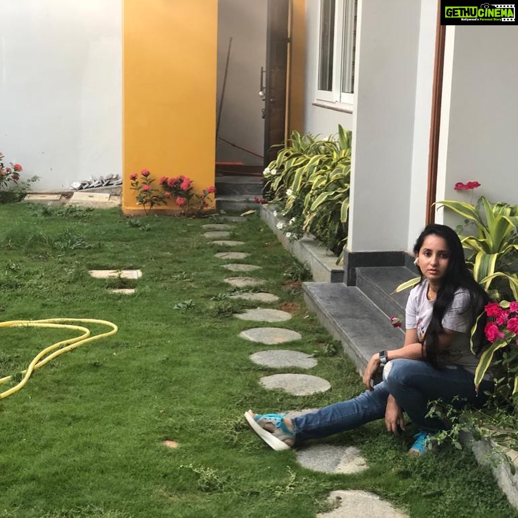 Ishika Singh Instagram - Cleaned the entire lawn ... so tired no energy for a pic #lawncare #lawnmaintenance #tiredmom #tired😴 #csectionmama #tiringwork #exhaustedpigeon