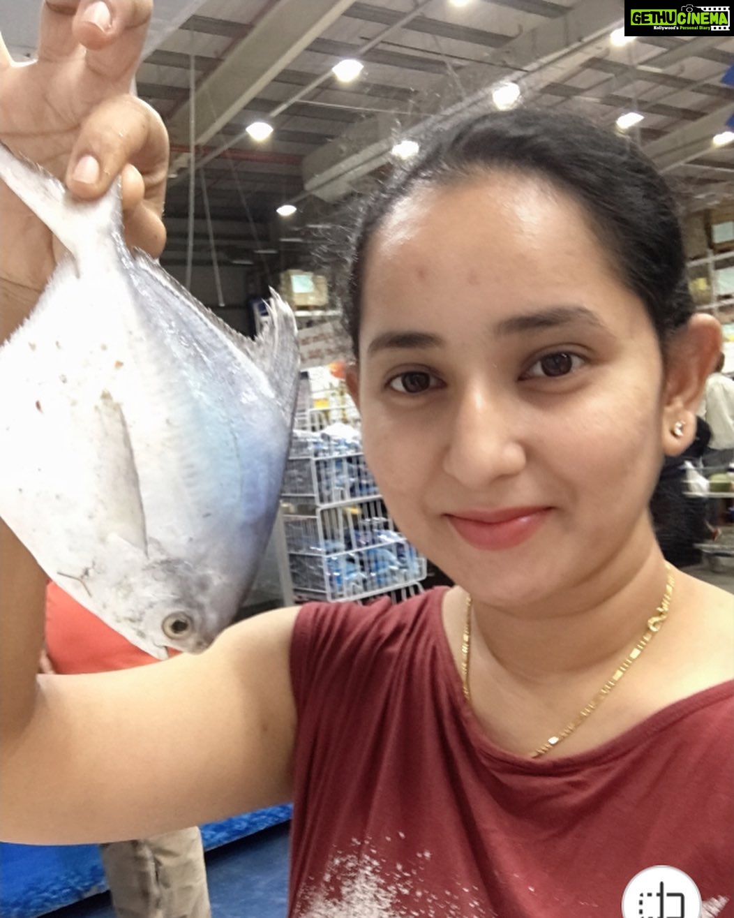 Ishika Singh - 277 Likes - Went for sea 🌊 food shopping 🛍... I can’t tell u how happy I feel when I see those fishes in fish 🐠 market ... #fishmarket #fishmarket #fishing #fishlover