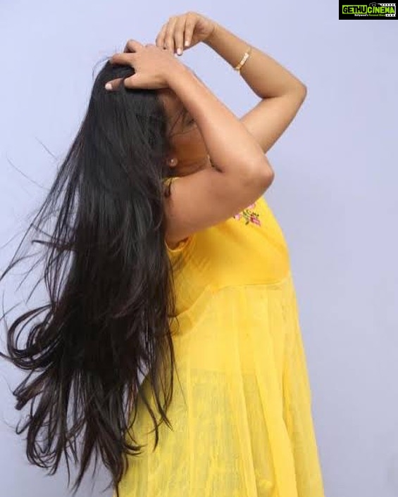 Ishika Singh Instagram - Yes once upon a time I had that long hair and then i chopped it ! #hairstyles #longhair #haircuts