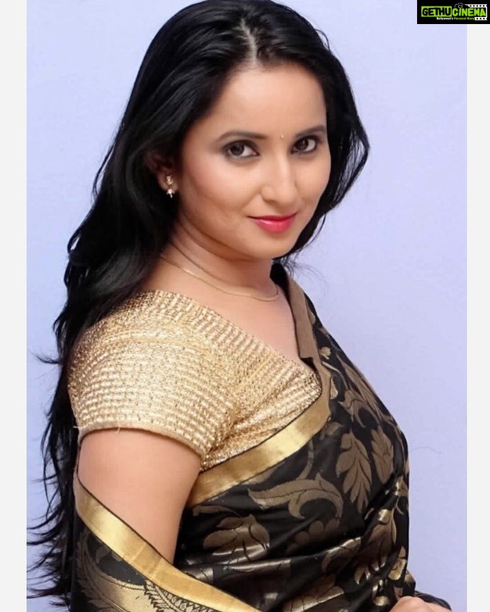 Ishika Singh - 301 Likes - Saree craze #actoratwork #actorslife🎬 #telugufilmnagar #telugufilmindustry #sareelove #sevenyards