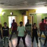 Ishika Singh Instagram – Rehearsal session -3 #kobbarimatta #telugufilmnagar #telugufilmindustry #actoratwork #actorslife🎬 #actorslife #dancerehearsal #songshoot🎥