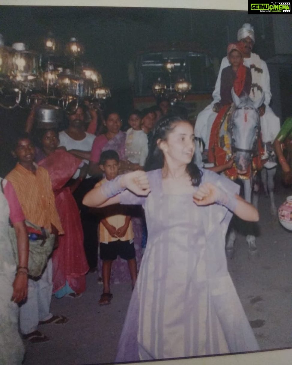 Ishika Singh Instagram - Back to my memory lane ... I was around 14-15 ish ... and was dancing in full josh ..baraat of my mama #dancinginbaraat #baraati #baraatis #memorylane