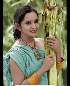 Ishika Singh Instagram - Is that me ... I don’t know 🤷‍♀️ @ssfashionphotography what say shiva !! #telugufilmnagar #actorslife🎬 #telugufilmindustry #actoratwork #rural_love #rurallook #arakudiaries