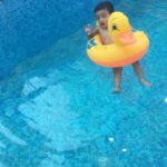 Ishika Singh Instagram – My duck with another duck 🦆 quack quack 🦆 #quackquack #quackityedit #duckinpool #pooltime #poolbaby #pari #pariinpool #parismood #babyinwater #waterbaby #babyinpool