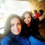 Ishika Singh Instagram - Game of thrones fan club together #friends #gameofthronesfans #lovelycompany #meridosti