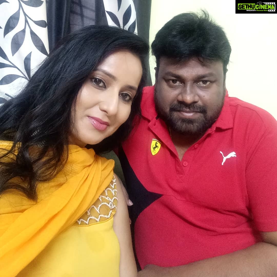 Ishika Singh Instagram - With stevenshankar #kobbarimatta #filmpromotionshoot🎥🎬💃 #actorslife
