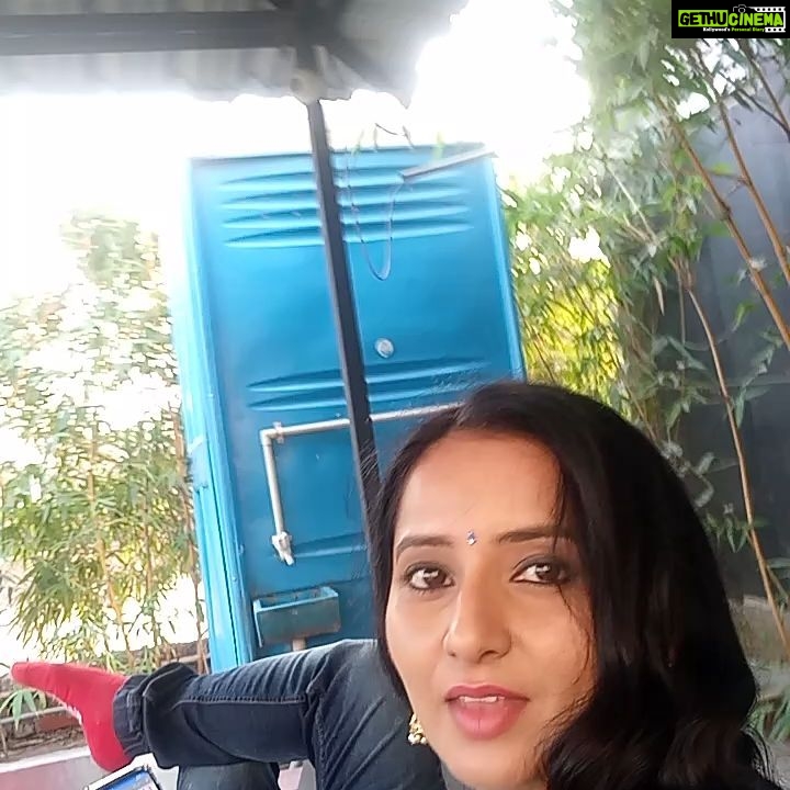 Ishika Singh Instagram - Beautiful geethanjali talkjng about our film #kobbarimatta