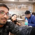 Ishika Singh Instagram - After promitions its time to bingeeee #foodie #kobbarimatta