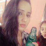 Ishika Singh Instagram - Fun after work with buddies n #golisoda #tollywood #kobbarimatta #telugufilmindustry #telugufilmnagar #actorslife