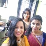 Ishika Singh Instagram – Three womaniya , guess who is who .. #owomaniya #womaniya #guesswho #telugufilmindustry #telvisionchatshow #telugufilmnagar