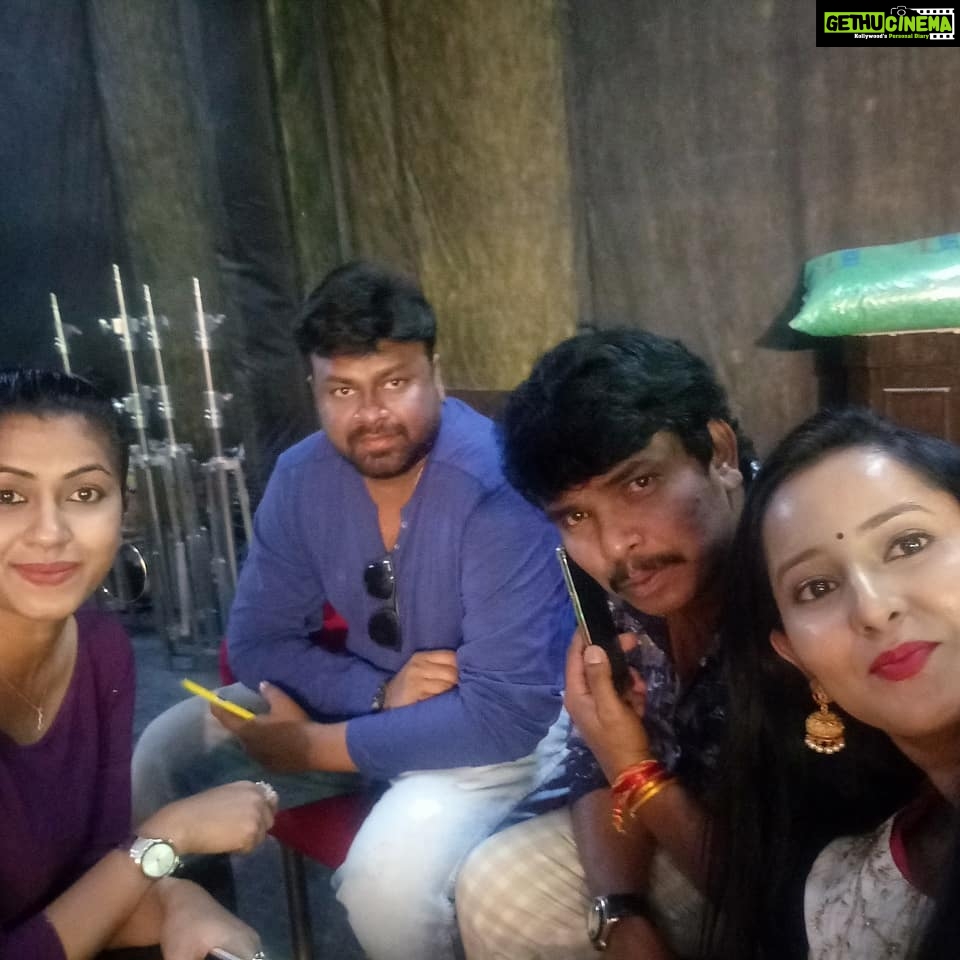 Ishika Singh Instagram - Sankranti sambaralu . Kobbari matta promotions ...fulll energy and excitment #kobbarimatta #telugufilmindustry