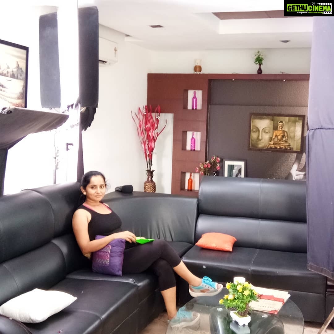 Ishika Singh Instagram - Waiting for my shot ... #patnagargh #actorslife #actoratwork #actorslife🎬
