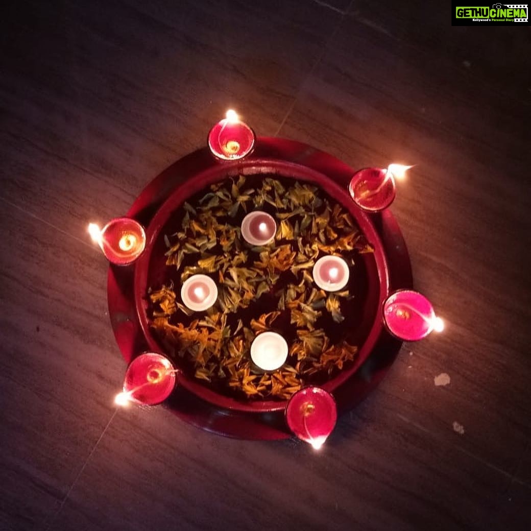Ishika Singh Instagram - My Diwali ... #diwalidecor #diwalidecoration #diwali #diwali2018 #diwalilightsathome