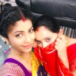 Ishika Singh Instagram - Met my Co actor after long time on set ... first we take selfie and then we say hi ;) #actorslife🎬 #actor #kobbarimatta