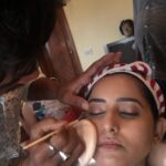 Ishika Singh Instagram - Painting face #actorslife🎬 #actoratwork #makeupartist #makeupready