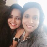 Ishika Singh Instagram - She came to me when I needed ppl around me the most . A true friendship is the one which stands by u when no one is around . #friendshipgoals #friends👭 #suddenvisits #dilgardengardenhogaya Dil garden ho Gaya yaar 😍😘😘😘💐💄