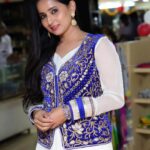 Ishika Singh Instagram - Cottage industry show room inauguration #actorslife🎬 #actoratwork #actress #telugufilmindustry #telugufilmnagar