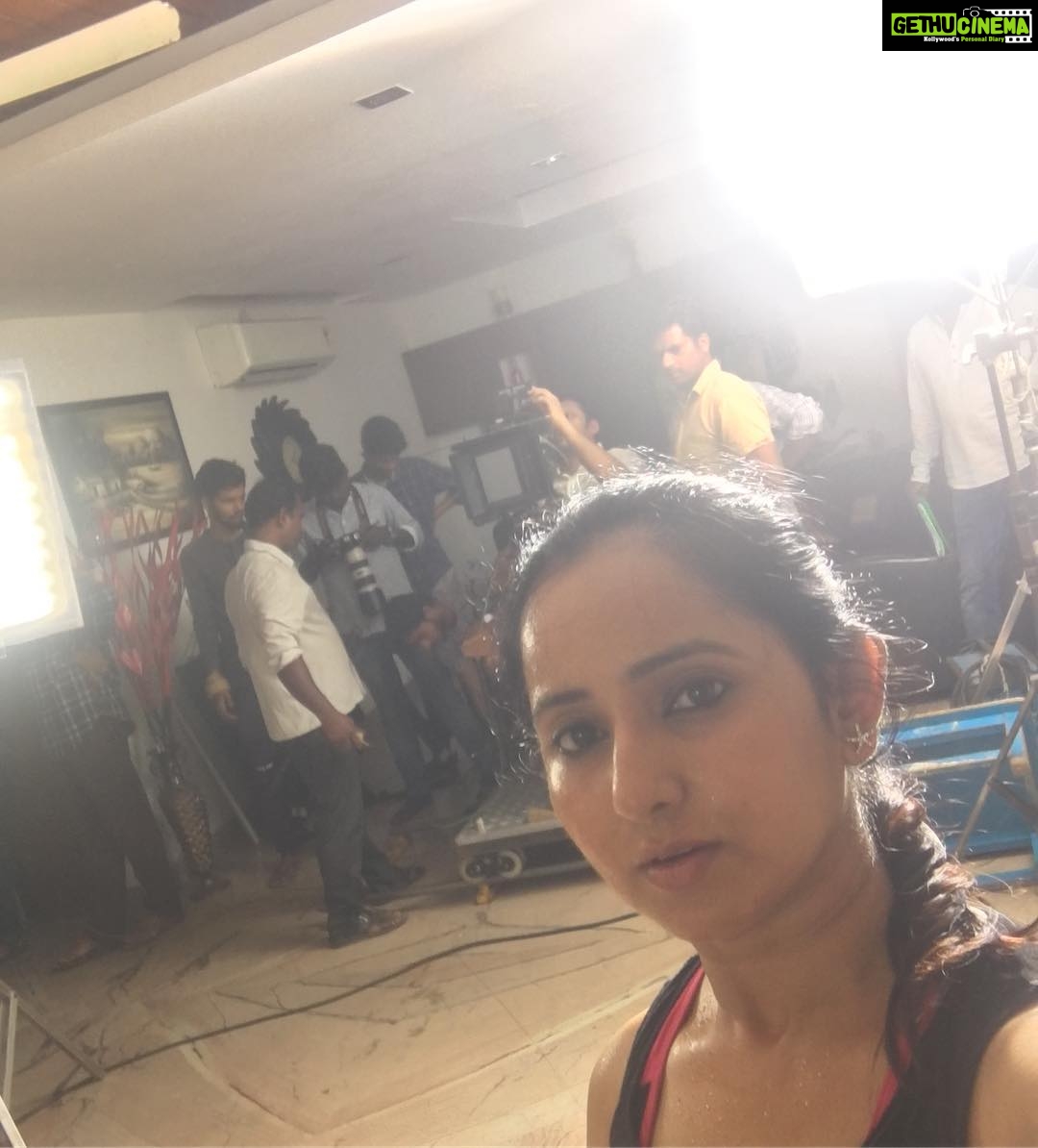 Ishika Singh Instagram - On location shoot ... first day of @patnagarhmovie #actorslife #actorslife🎬 #actoratwork