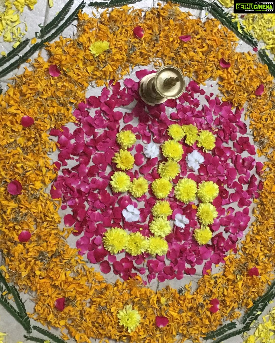 Ishika Singh - 240 Likes - Happy onam to everyone . As I was busy posing next to onam flower decor my baby gal was busy eating Kerala famous banana 🍌 chips . #onamsaree #onamdress #onamspecial #onamfestival #onam2021
#onamfestivalcelebration #onamflowercarpet #babyandme #momanddaughter #pari