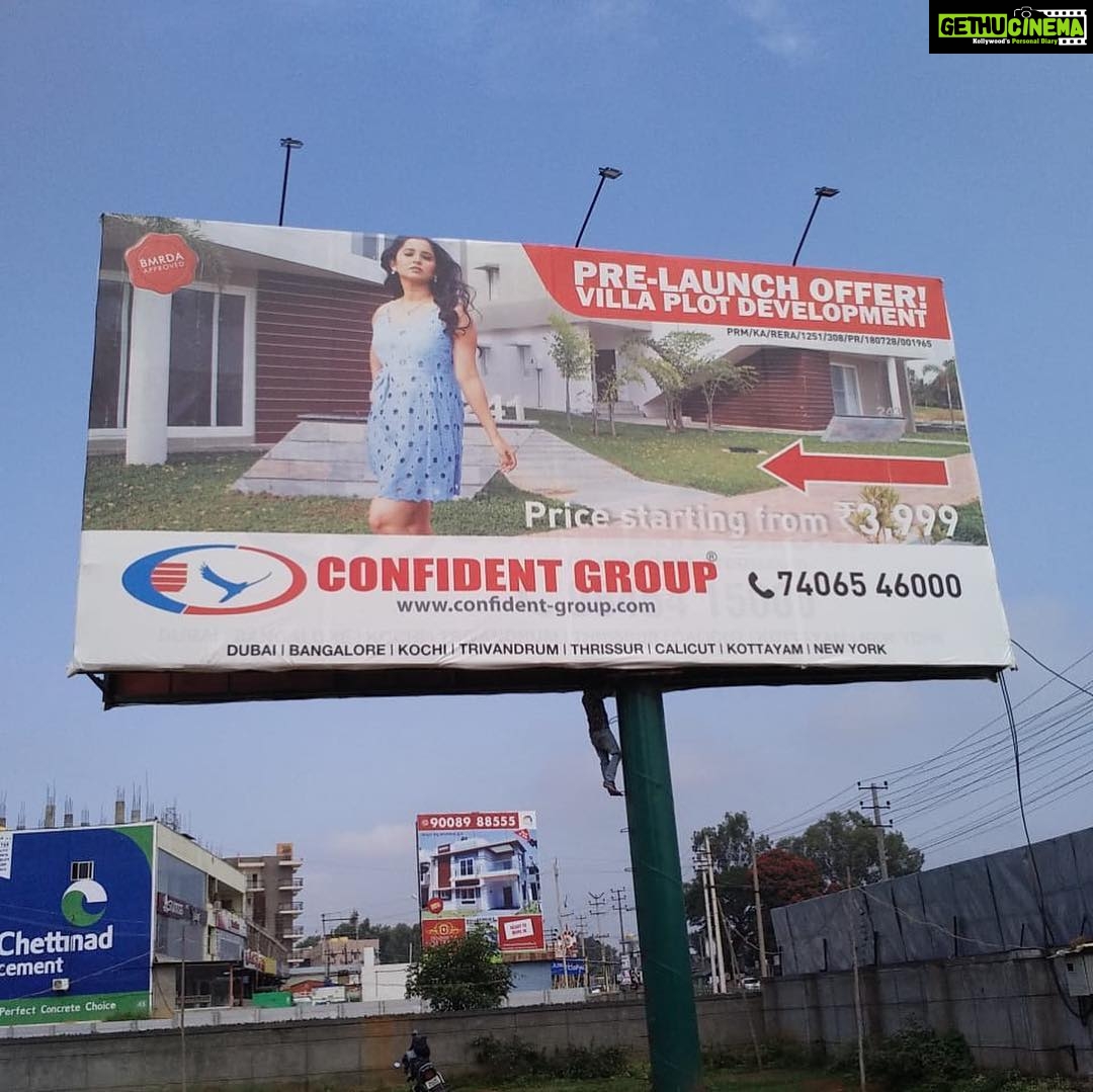 Ishika Singh Instagram - Finally hardings are out and advertisement campaign begins ... #actorslife🎬 #shootmodeon🎬 #actorslife #actoratwork #hording #advertisementphotography @confident_group