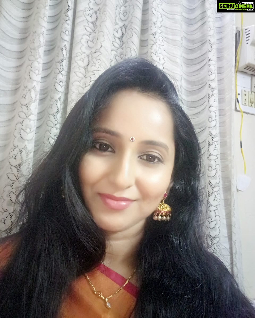 Ishika Singh Instagram - Ethnic evening #sareelove