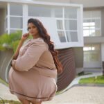 Ishika Singh Instagram - Tried my hand on editing and some techniques but ended up looking like this ... never ever will do this again ! 🙏🙏🙏🙏🙏🙏 #blunderland #editingerrors😂 #funnyshit now u all know how they make those before and after images at slimming studios and same is with fairness creams .