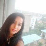 Ishika Singh Instagram - Selfie from 18th floor , trying to capture Chinnaswamy stadium ...#actorslife🎬 #actoratwork #actorslife #telugufilmnagar #telugufilmindustry #selfieforfun #chinnaswamystadium #18thfloorview