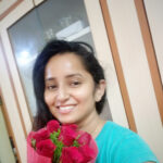 Ishika Singh Instagram - When ur day starts with fresh flowers 💐... advance bday wishes ... very touching and no bound to happiness . 🌹 #birthdaywishes🎂 #birthdayflowers💐 #roses🌹 #flowerlove thanks a ton @umadevi1264 for these #prebirthdayflowers