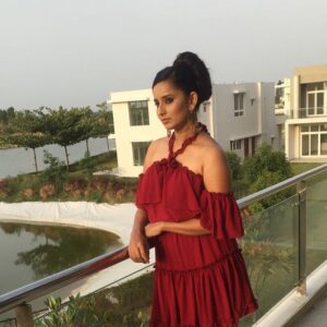 Ishika Singh Instagram - Working still from a ad shoot #shootingmode #telugufilmnagar #shootingtime #telugufilmindustry #workingstills🎥
