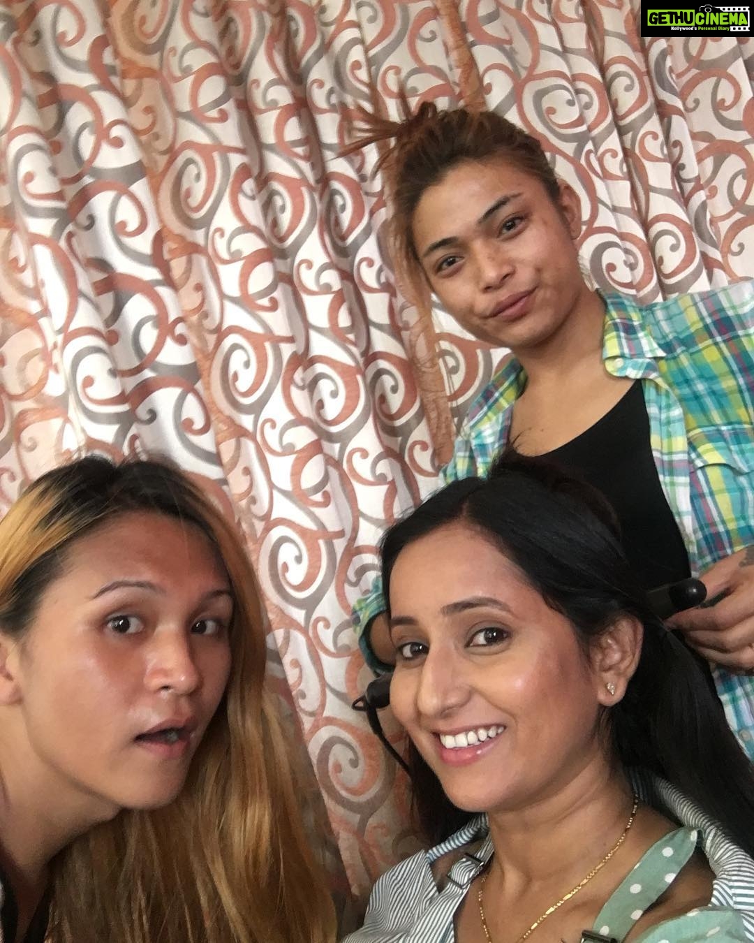 Ishika Singh Instagram - Working with very talented and sweet team with Amy and @jessy_laishram #photoshoot #shootingmode #shootingtime #photooftheday