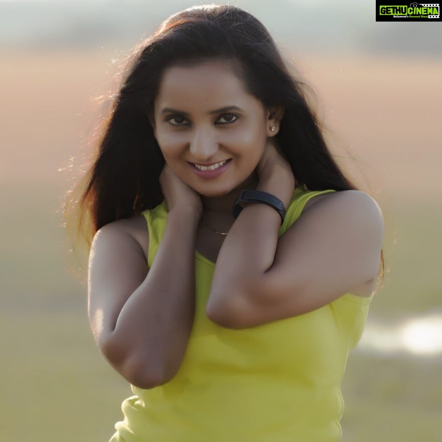 Ishika Singh Instagram - Tanned up ! #teluguactor #telugufilmnagar #telugufilmindustry #telugufilmindustry #telugufilmnagar